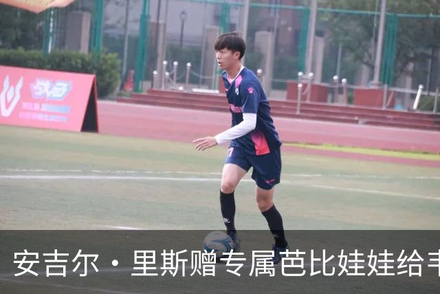 安吉尔·里斯赠专属芭比娃娃给韦德女儿，韦德：榜样很重要